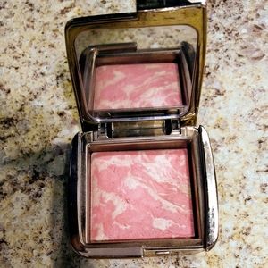 Hourglass ambeint lighting blush